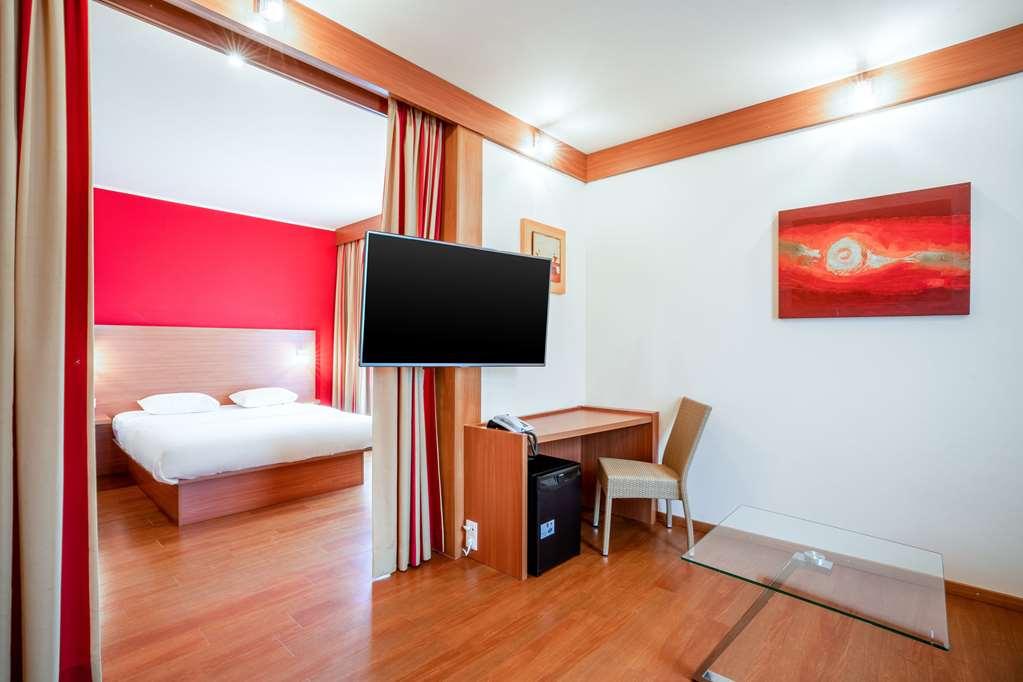 Plaza Premium Karlsruhe Hotel Стая снимка