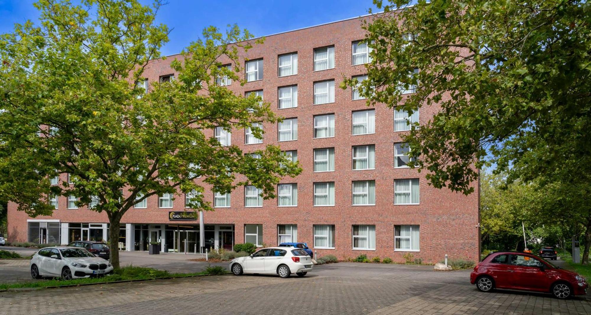 Plaza Premium Karlsruhe Hotel Екстериор снимка