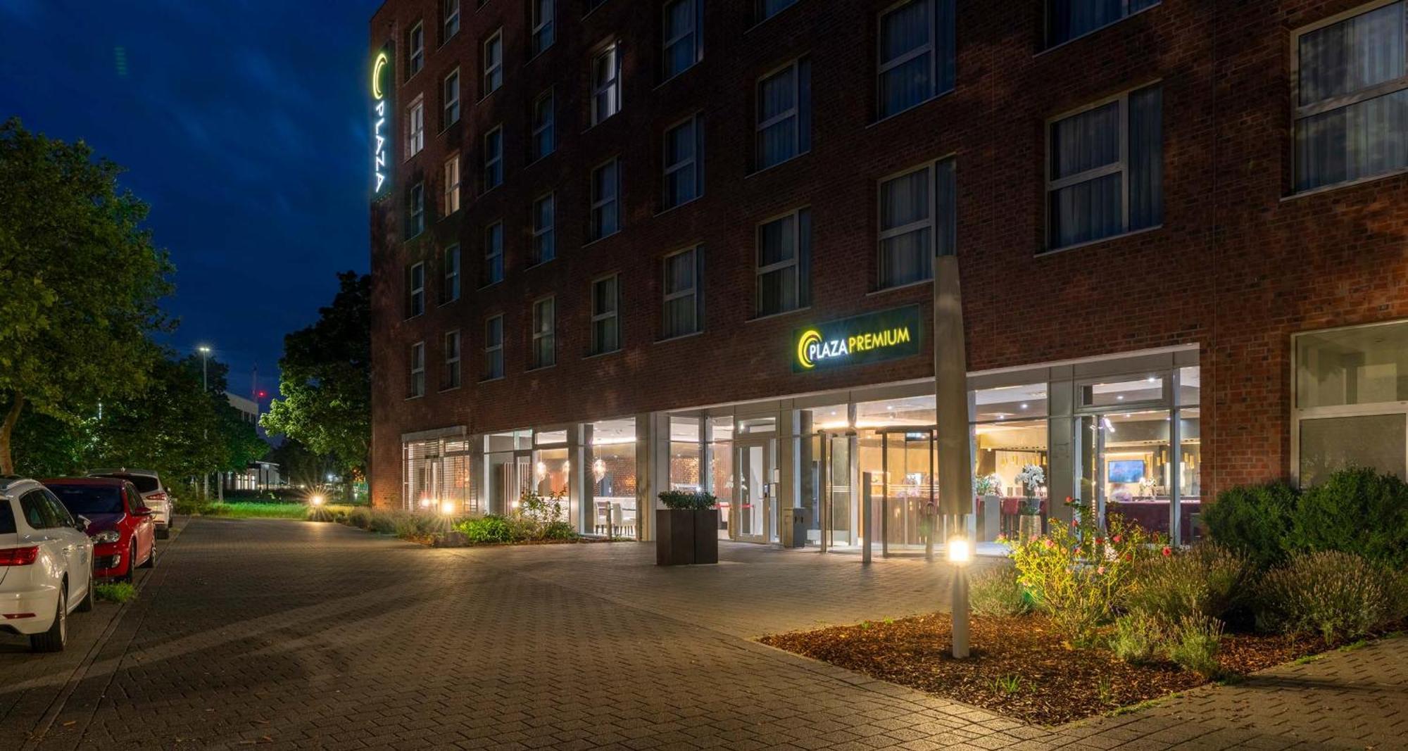 Plaza Premium Karlsruhe Hotel Екстериор снимка
