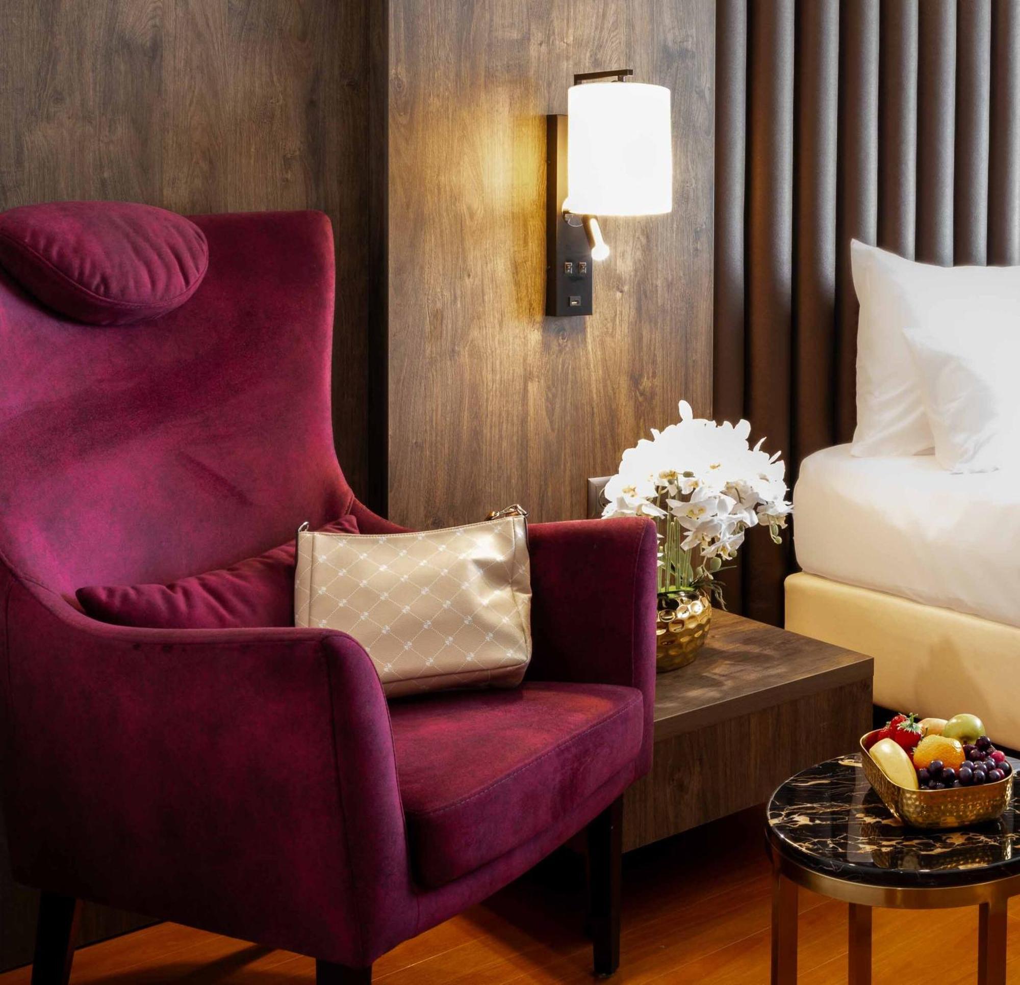 Plaza Premium Karlsruhe Hotel Екстериор снимка