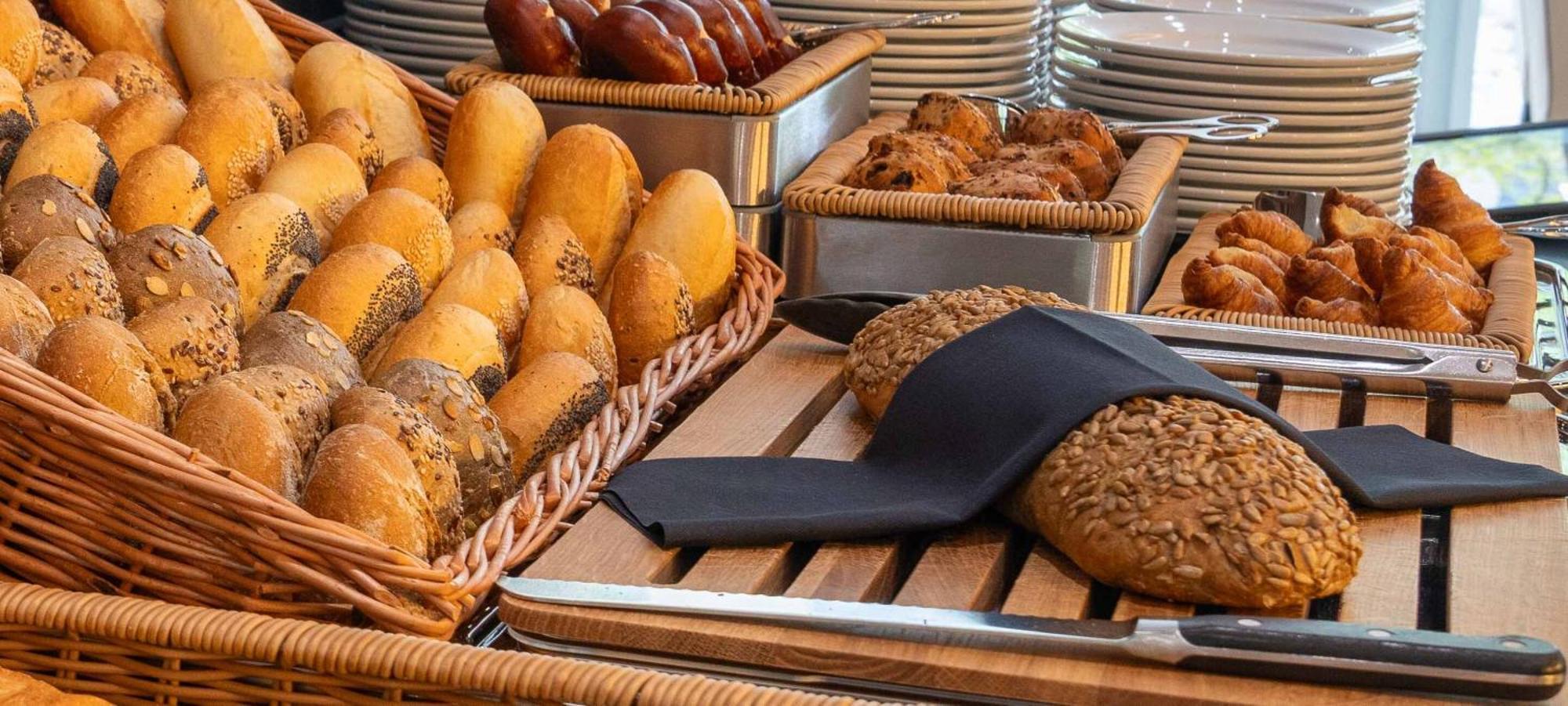 Plaza Premium Karlsruhe Hotel Екстериор снимка