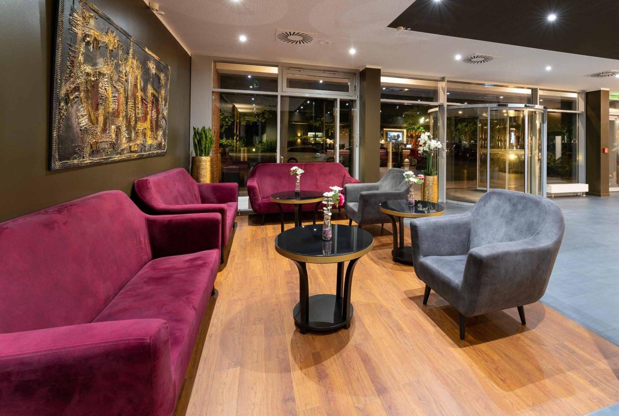 Plaza Premium Karlsruhe Hotel Екстериор снимка