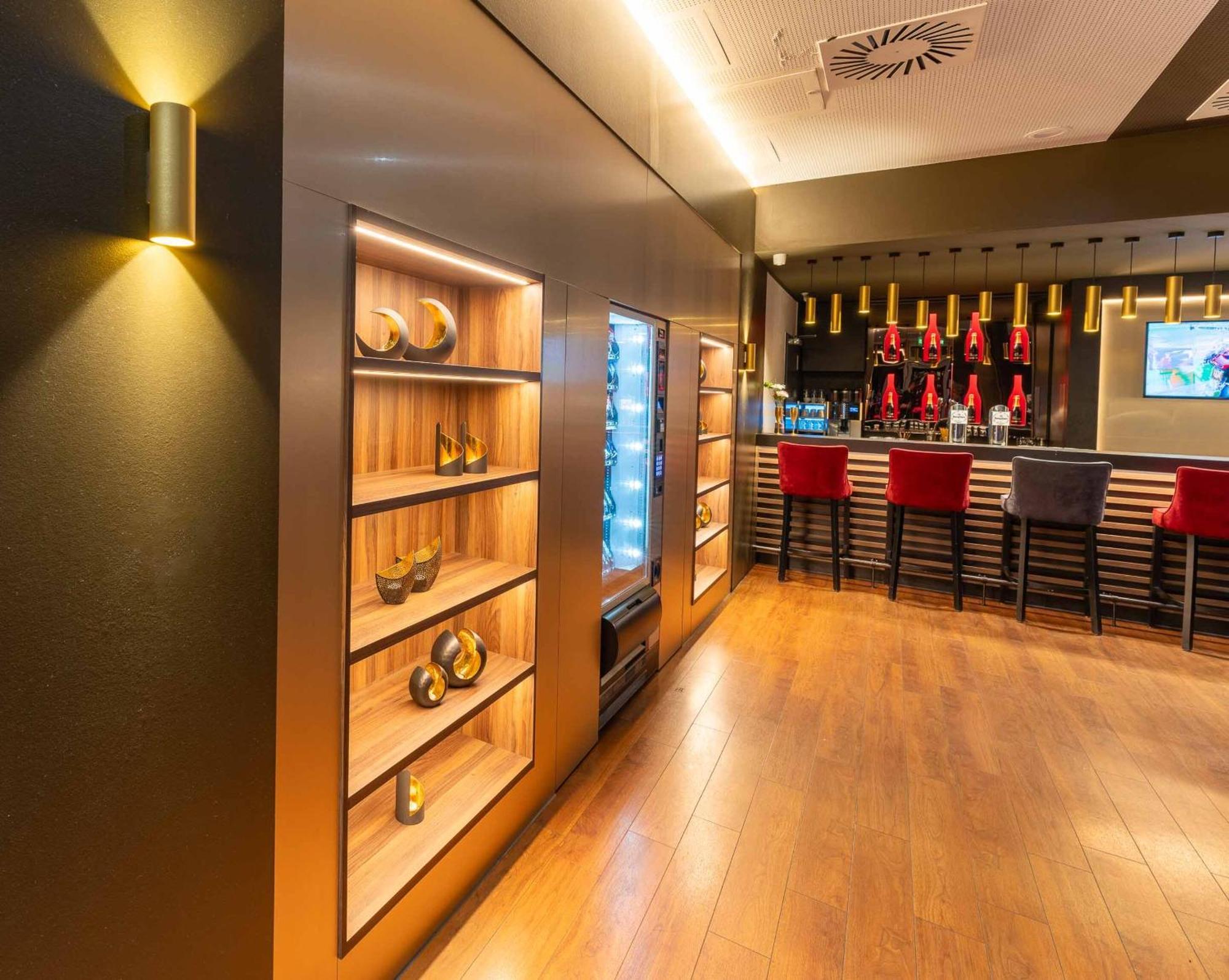 Plaza Premium Karlsruhe Hotel Екстериор снимка