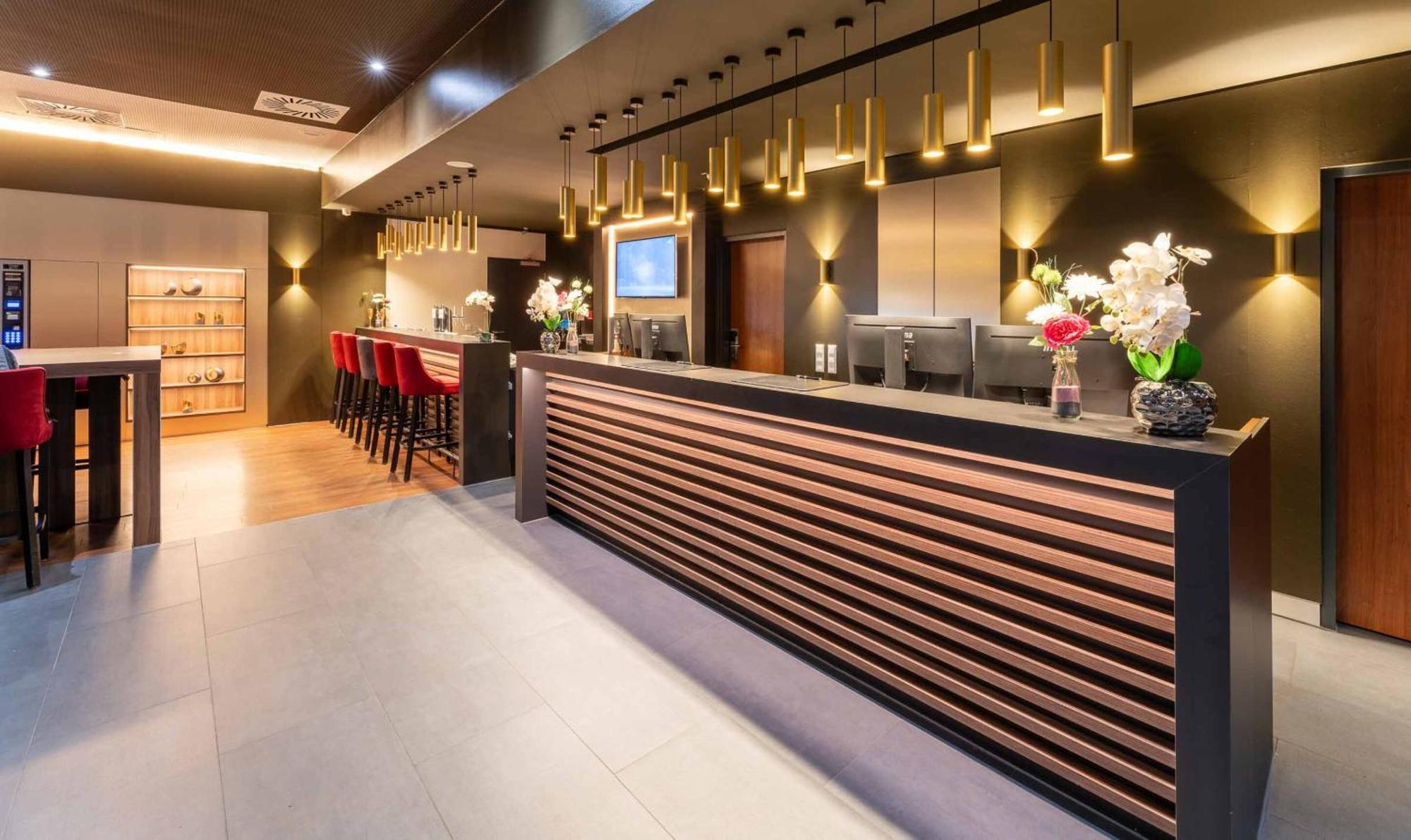 Plaza Premium Karlsruhe Hotel Екстериор снимка